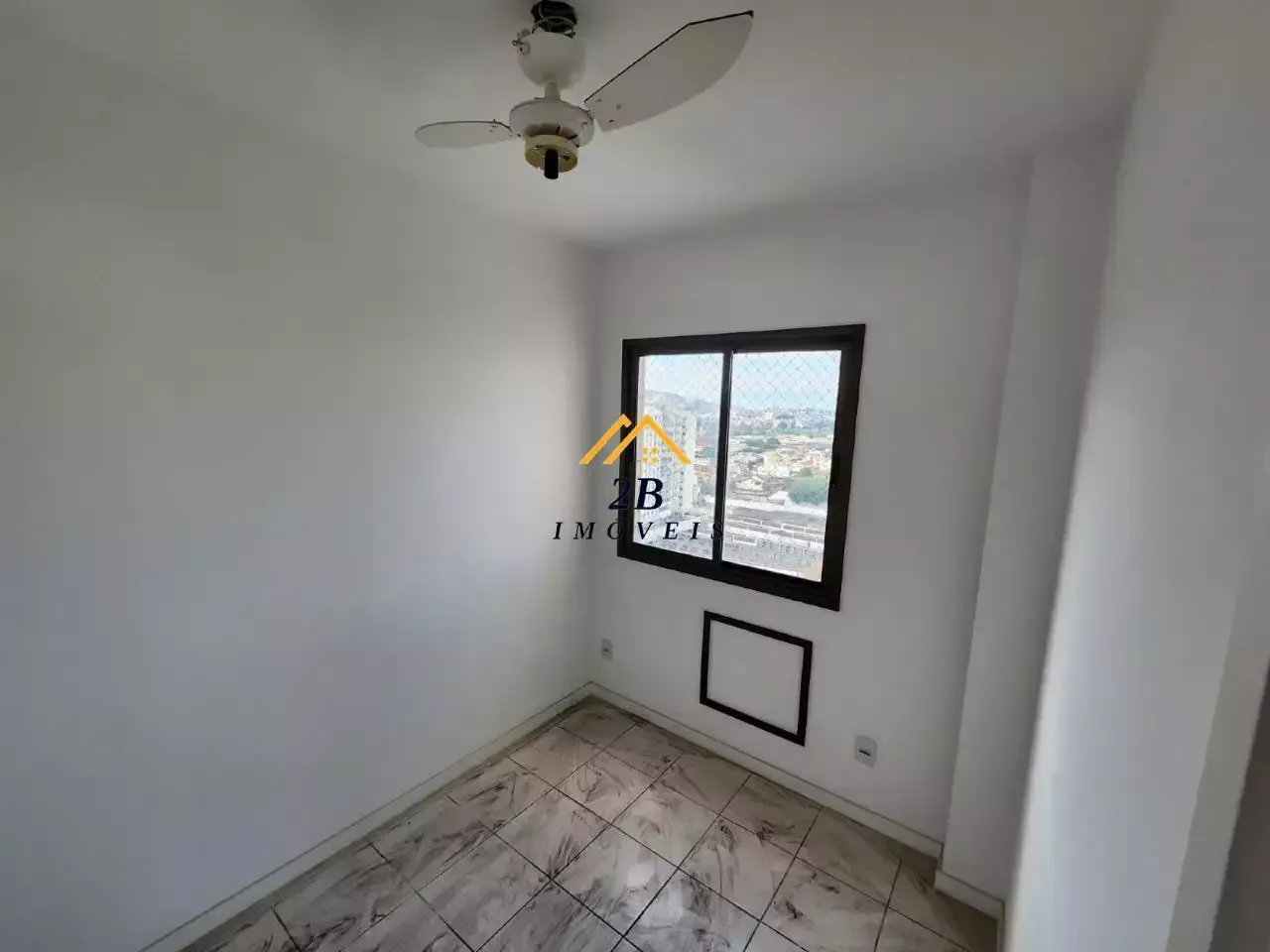 Unfurnished apartment with 3 bedrooms and 2 bathrooms — photo 12