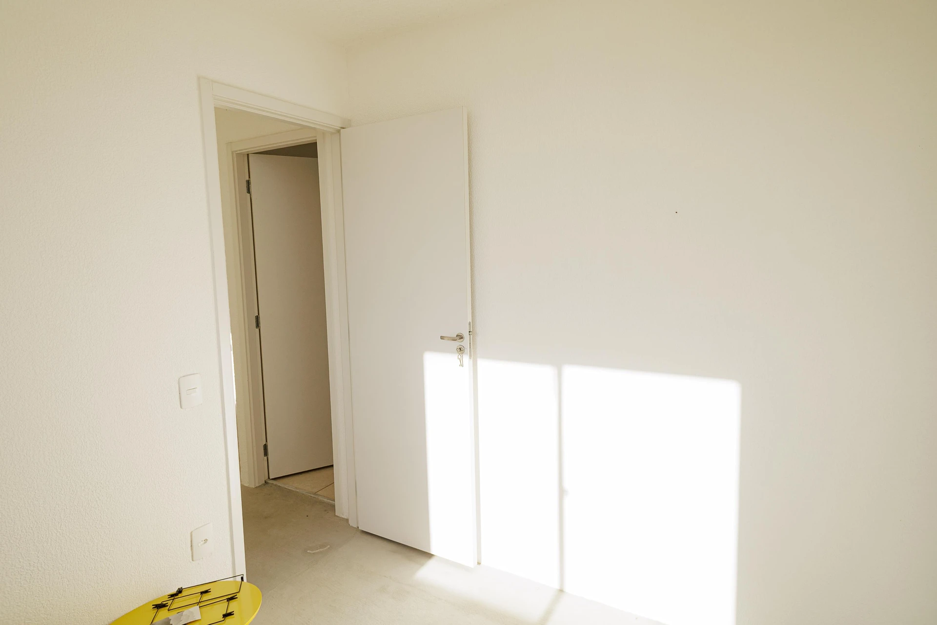 Apartment with 2 bedrooms and a glass-enclosed shower — photo 18