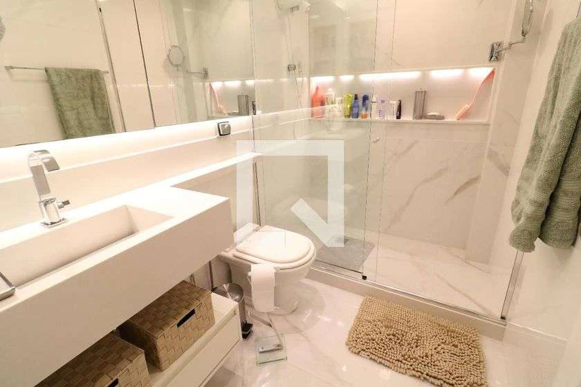 Furnished house with 5 en-suite bedrooms and open kitchen — photo 25