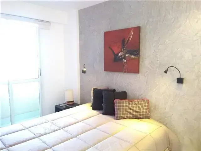 Furnished 1-bedroom apartment with an outdoor pool — photo 5
