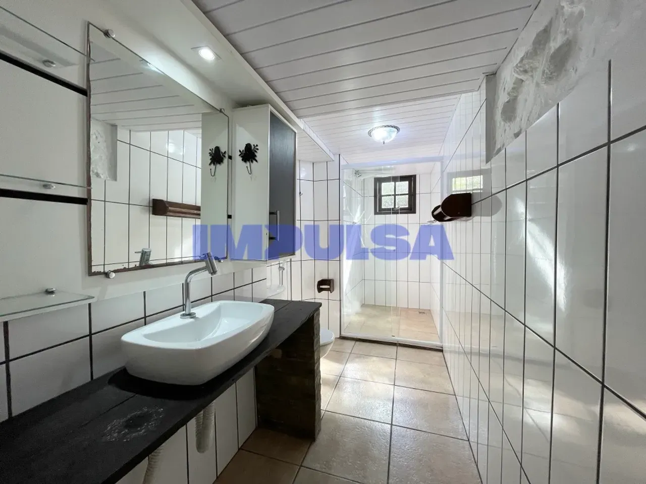 3-bedroom house with a fireplace in Florianópolis — photo 18