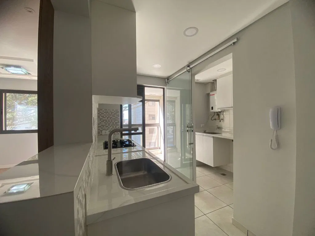 Квартира з 3 спальнями та заскленим балконом 78 м² — photo 11