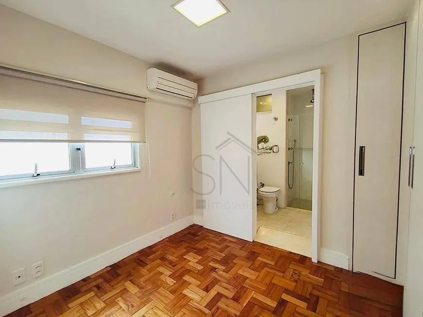 Home office in a 4-bedroom apartment, 316 m² — photo 8