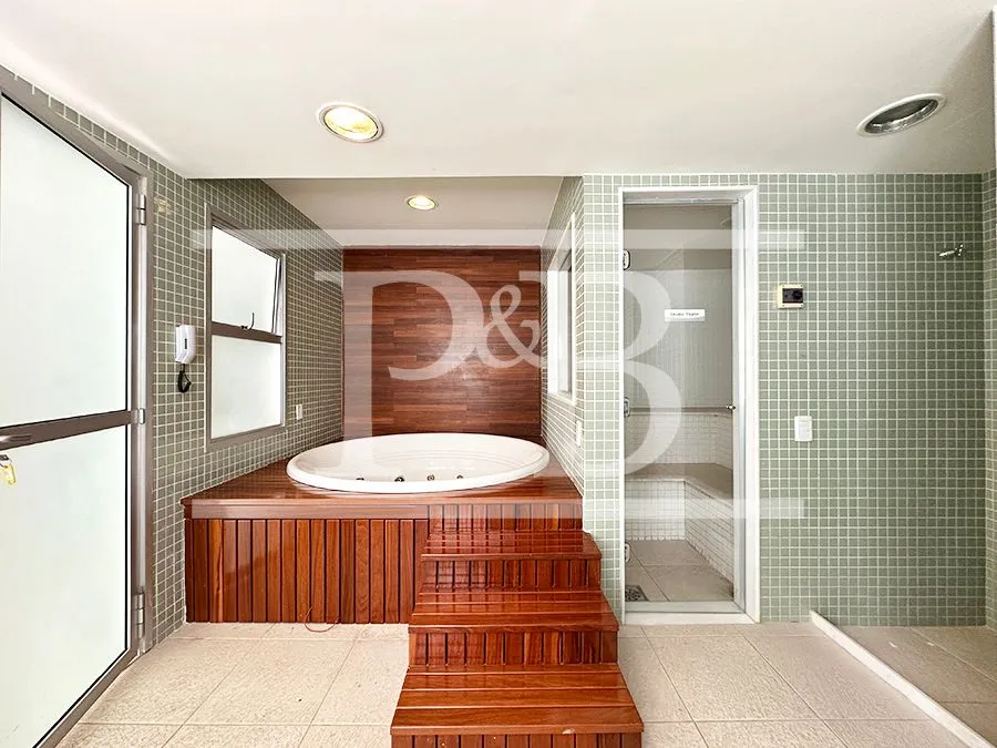Apartamento com 2 quartos e varanda de vidro fechada — photo 35