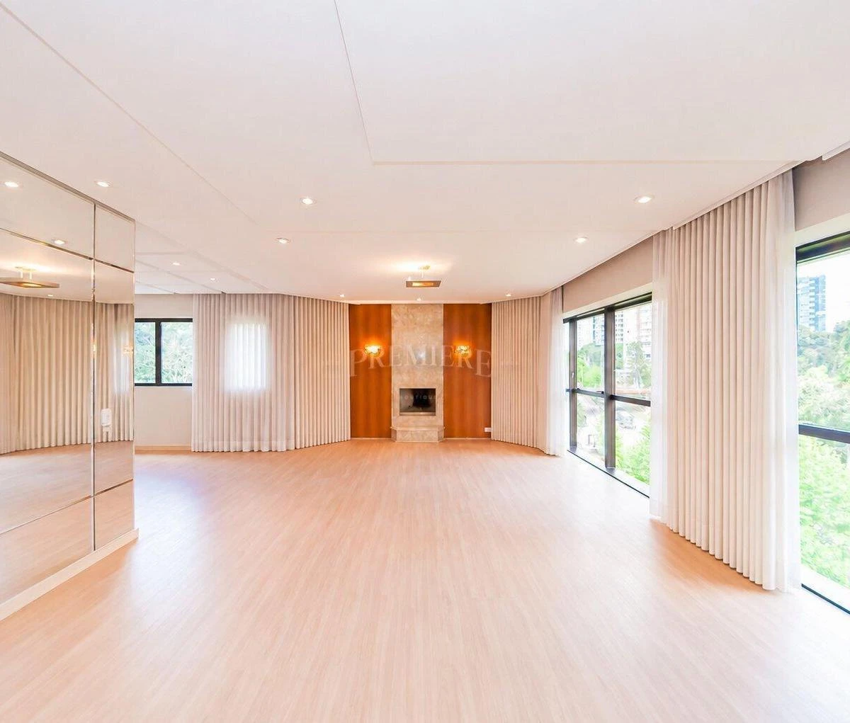 Балкон с грилем и 4 спальни: квартира 322 м² — photo 11