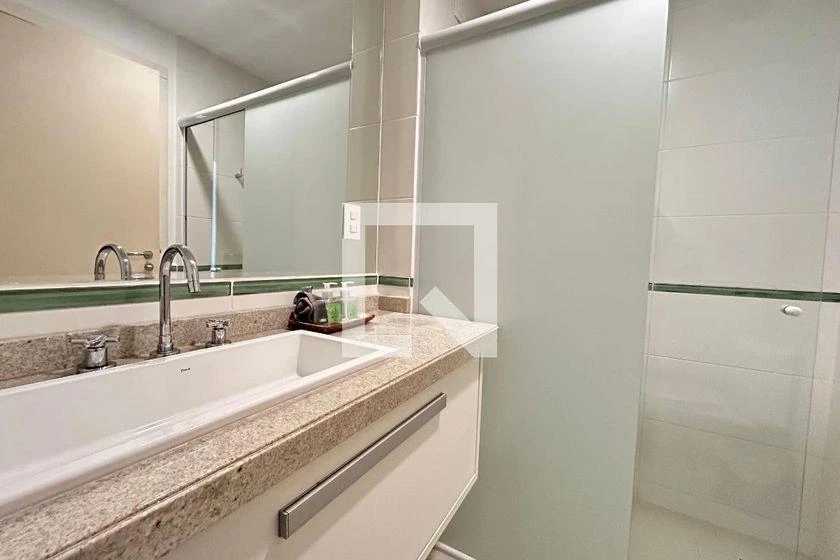Furnished apartment, 196 m², with a glass-enclosed balcony — photo 43