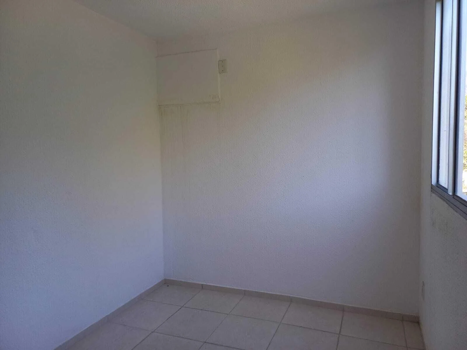 Unfurnished 2-bedroom apartment with 1 parking space — photo 3