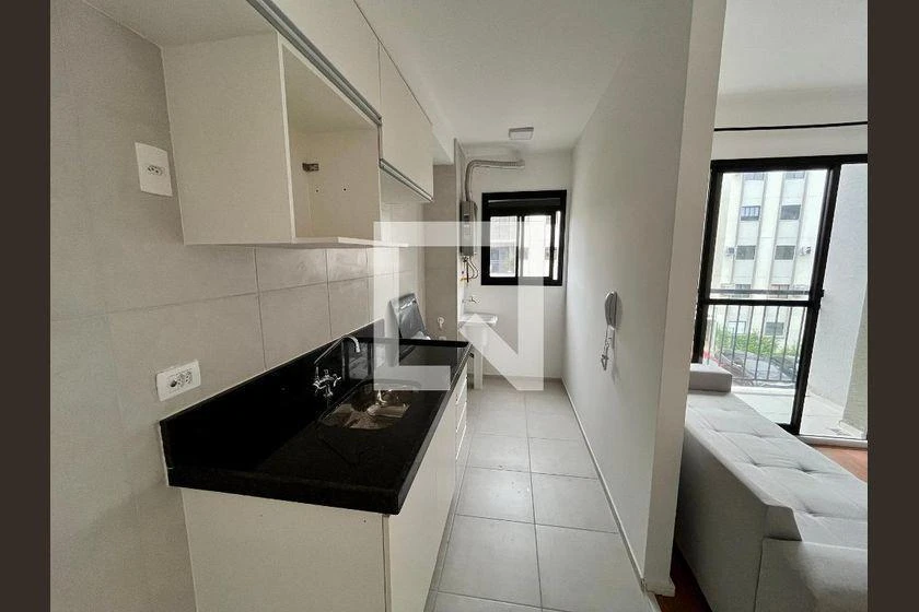 2-bedroom apartment with wood or laminate floors — photo 9