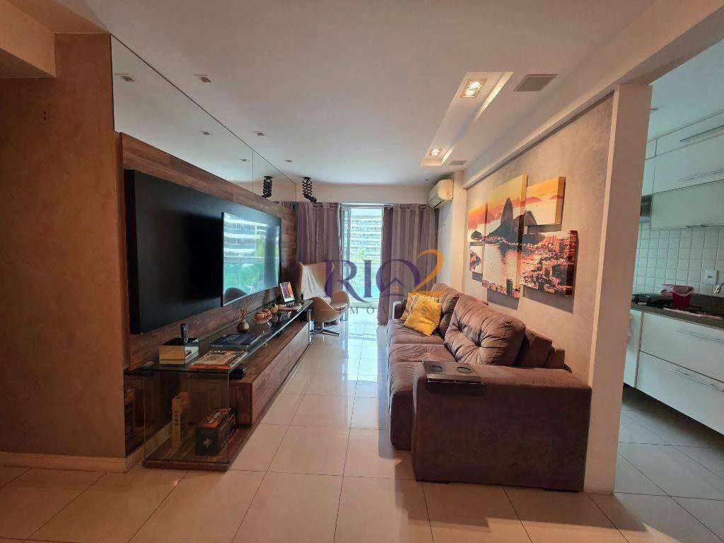Furnished 77 m² apartment with enclosed glass balcony — photo 9