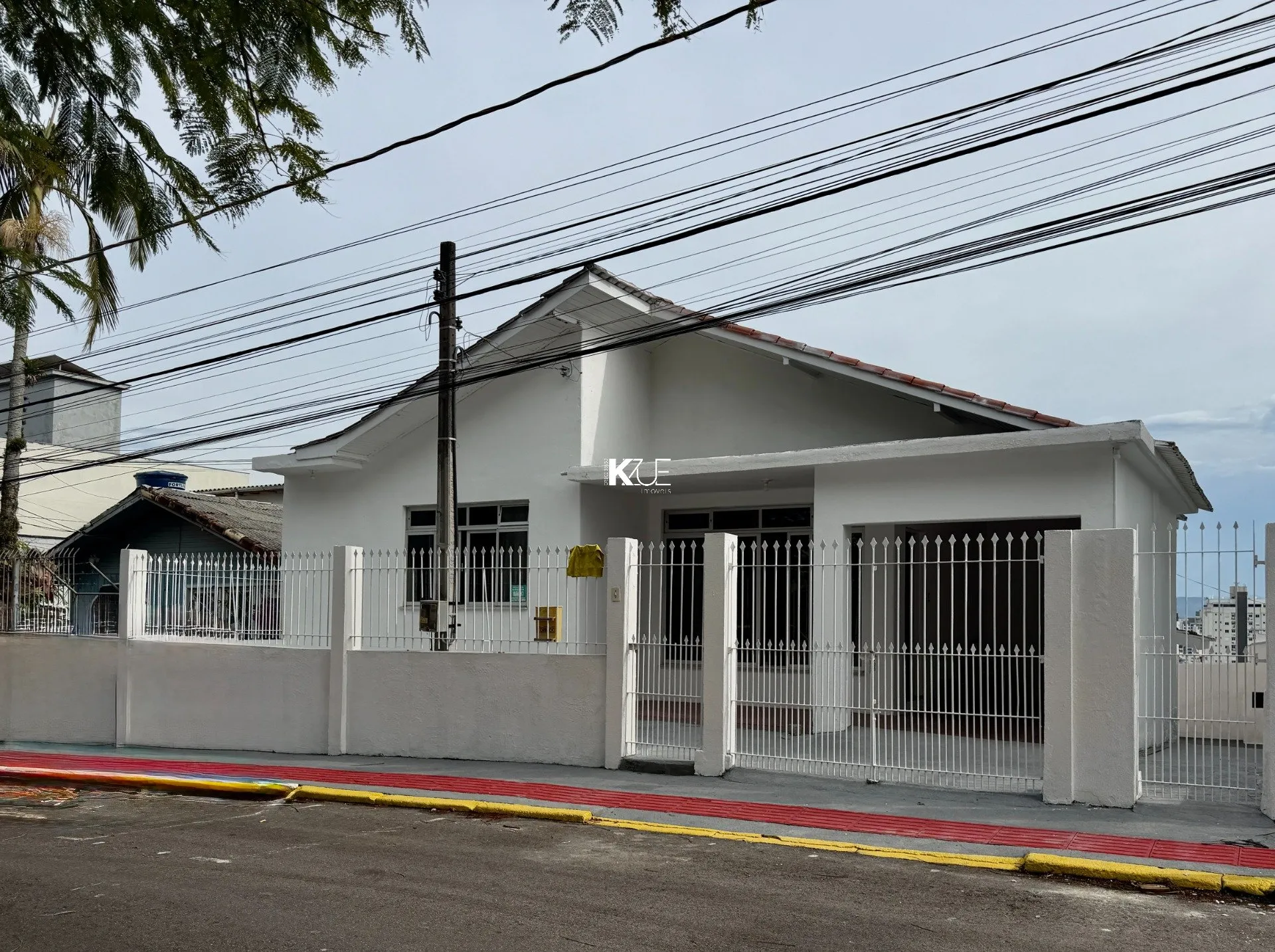 3-bedroom house with a suite, 324 m² total area — photo 4