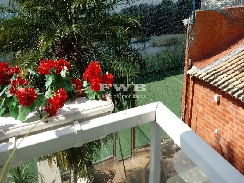 11-bedroom house with a walk-in closet in Rio de Janeiro — photo 40