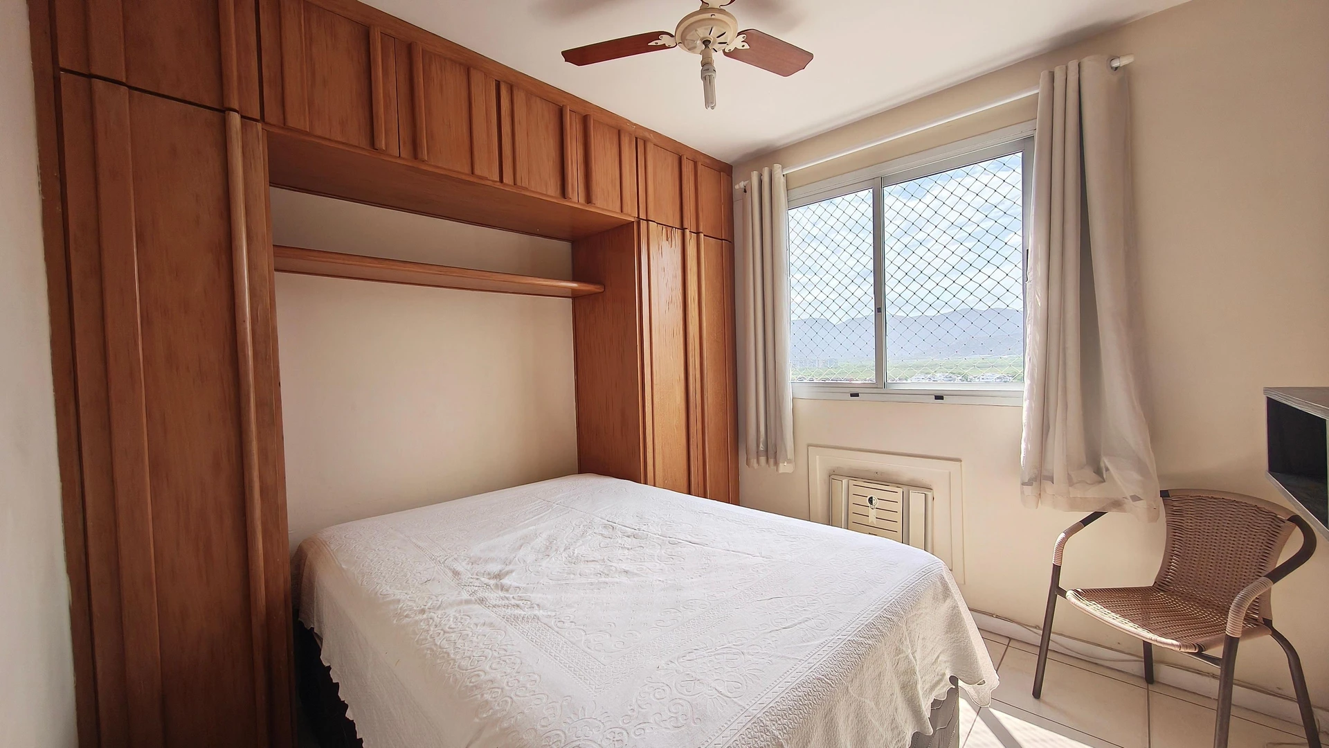 3-bedroom apartment with a mountain view in Rio de Janeiro — photo 39