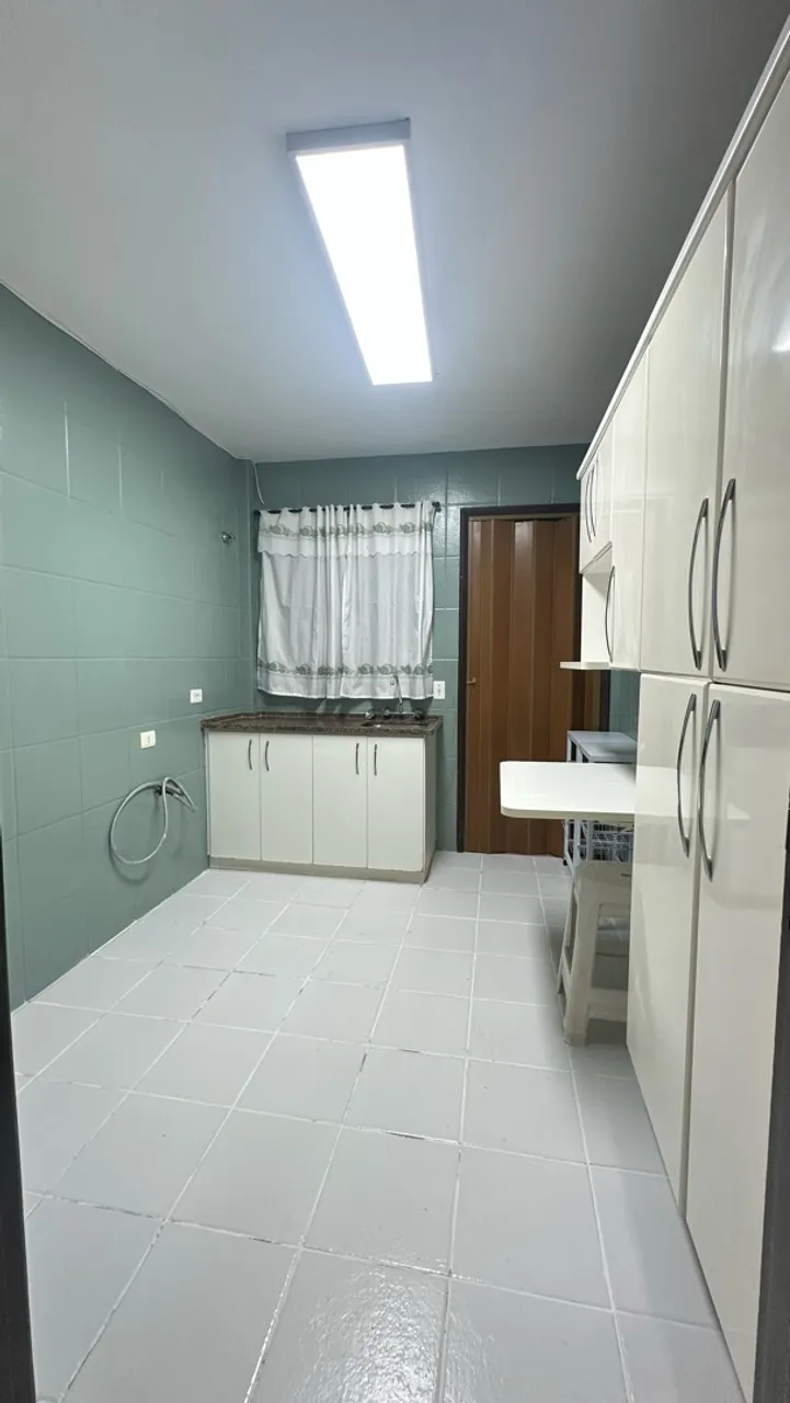 2-bedroom apartment with wood or laminate floors — photo 10