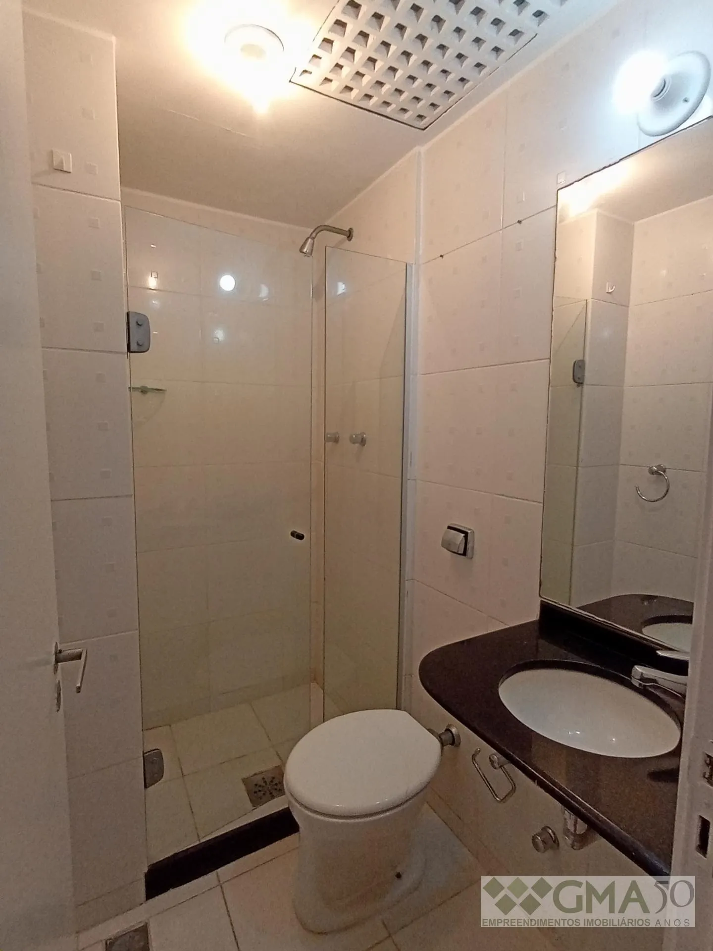 Wood or laminate floors in a 3-bedroom apartment, 92 m² — photo 9