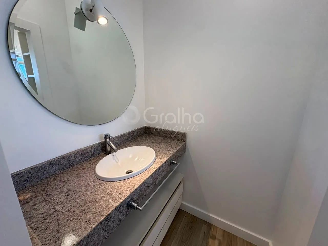Мебльований будинок 868 м² з 3 люксами та 9 місцями — photo 49