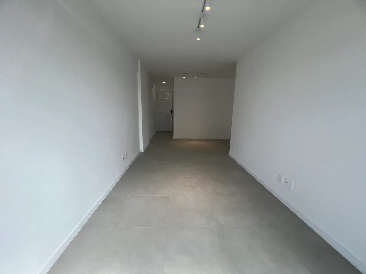 Home office in a 2-bedroom apartment, 74 m² — photo 19