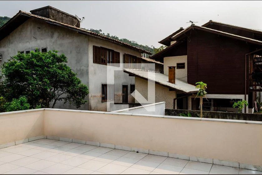 120 m² house with a mountain view and a washing machine — photo 15