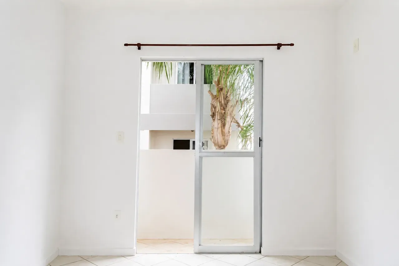 2-bedroom apartment with a washing machine in Florianópolis — photo 8
