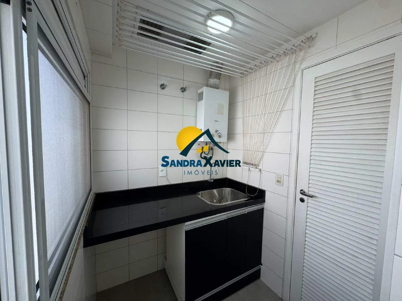 Furnished 3-bedroom apartment with 3 bathrooms and views — photo 22