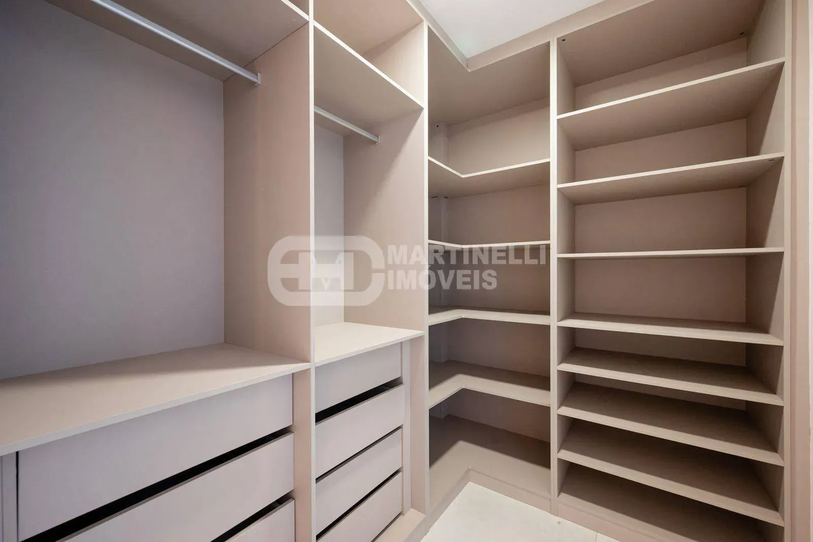 Furnished house with 5 bedrooms and 6 bathrooms — photo 31