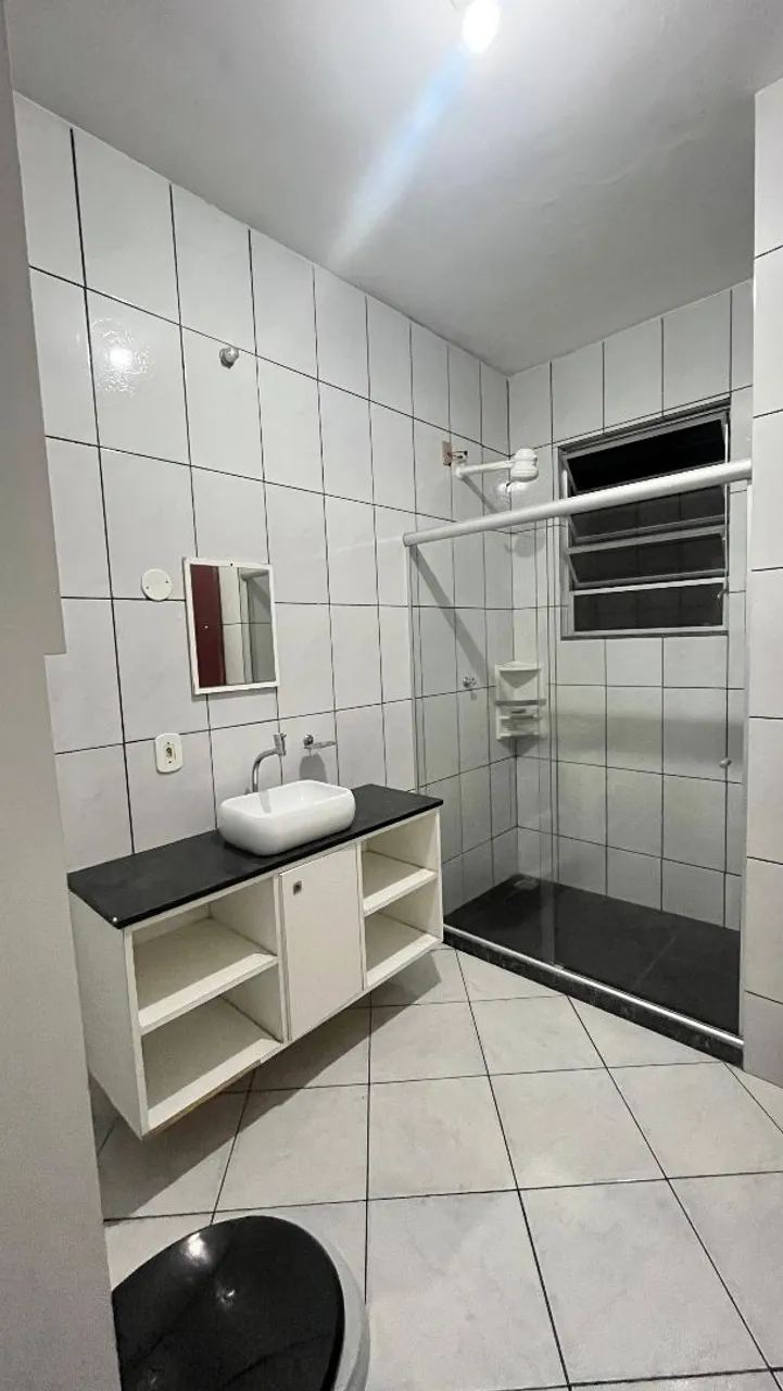 Casa sem mobília com 2 quartos e banheiro com box de vidro — photo 6