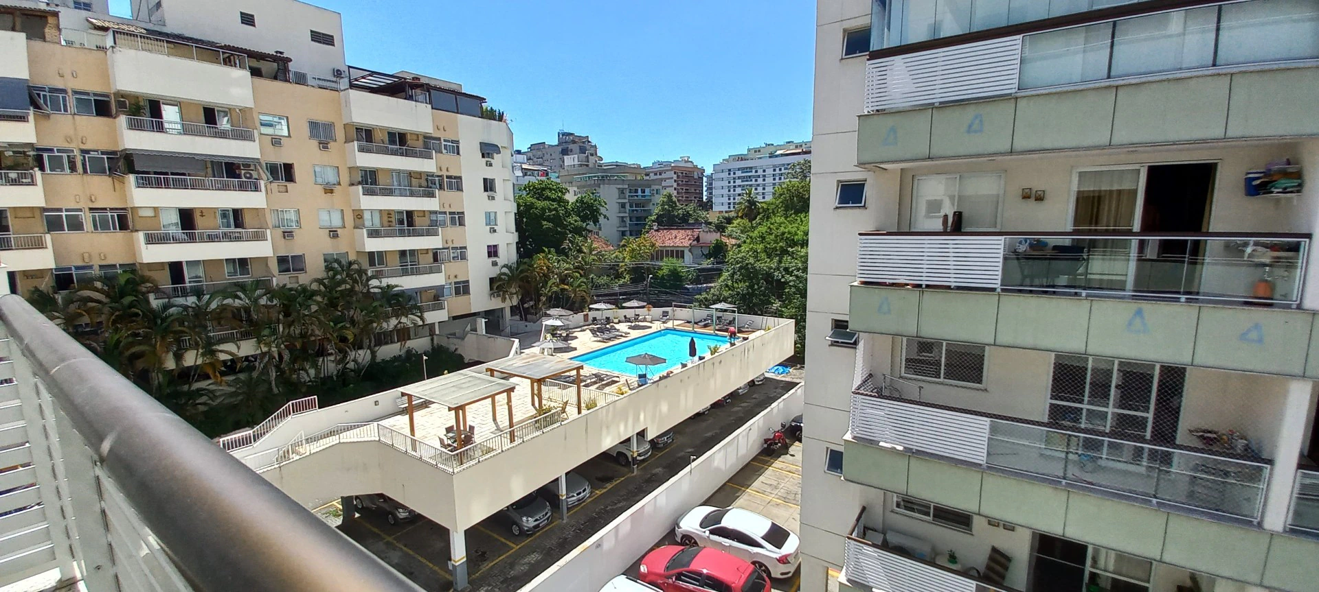 Apartment with 3 en-suites and 4 bathrooms — photo 3
