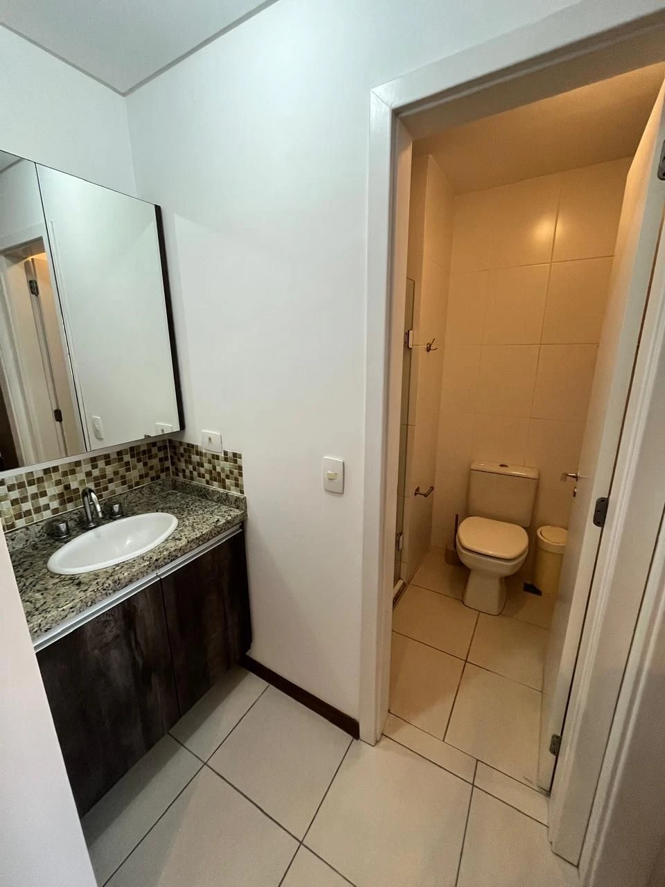 Furnished apartment, 48 m², with a glass-enclosed balcony — photo 12