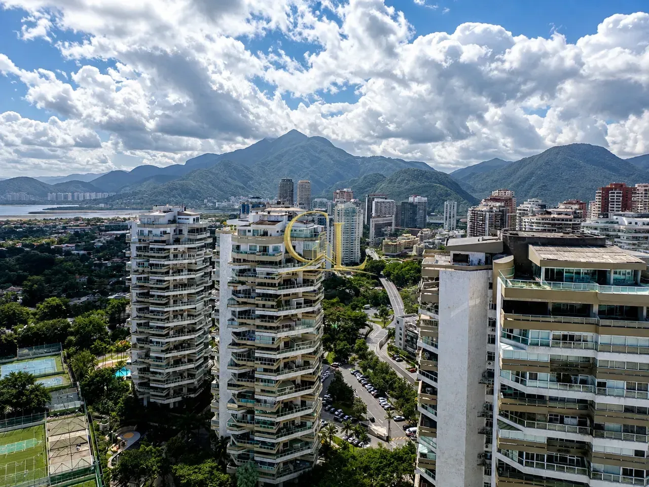 Apartamento mobiliado com 4 quartos e 4 banheiros — photo 2