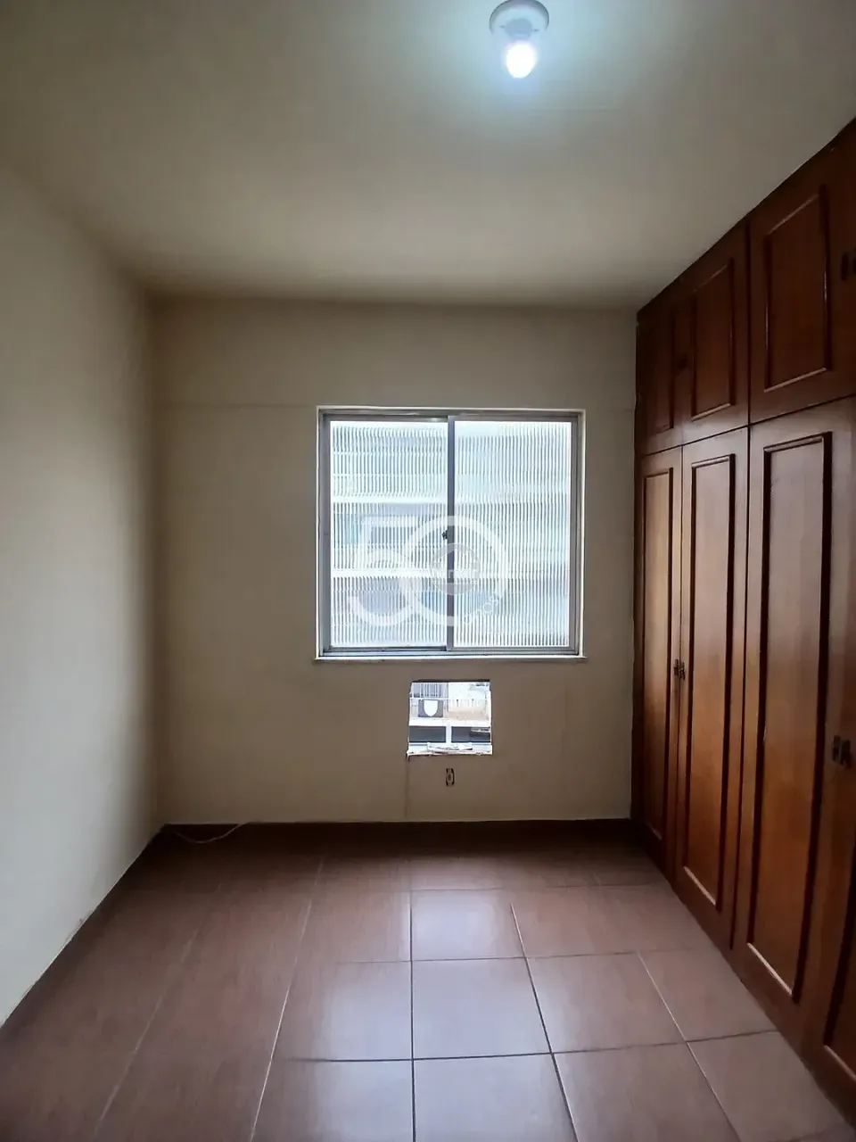 Apartamento sem mobília com 2 quartos e varanda — photo 13