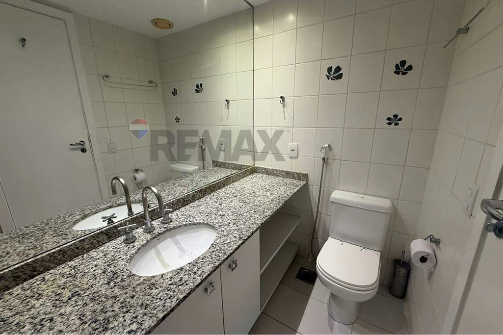 Apartamento reformado de 98 m² com varanda fechada — photo 30