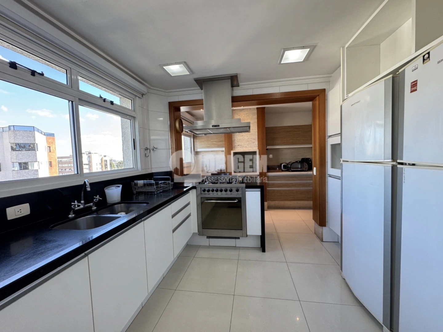 2-bedroom apartment with a bathtub in Curitiba — photo 8