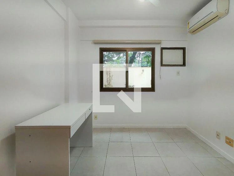 Квартира 293 м² з робочим місцем та гардеробною — photo 9