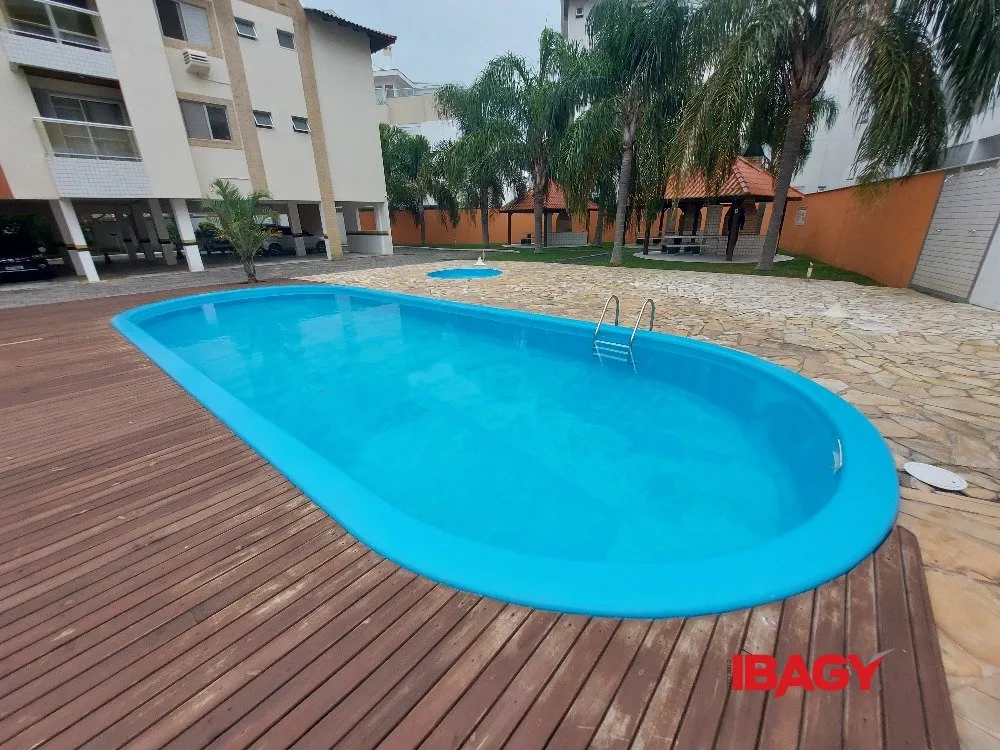 Apartamento de 2 dormitórios com piscina ao ar livre — photo 39