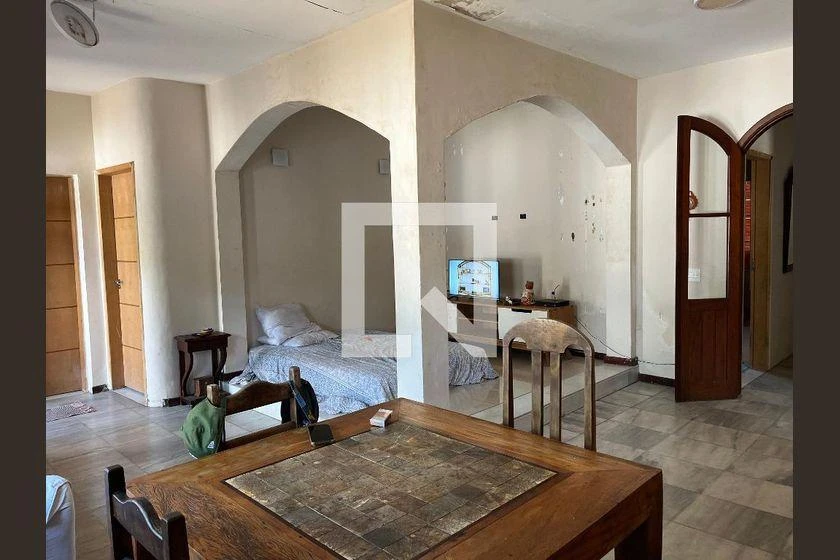 Furnished house with 5 bedrooms and 700 m² — photo 27