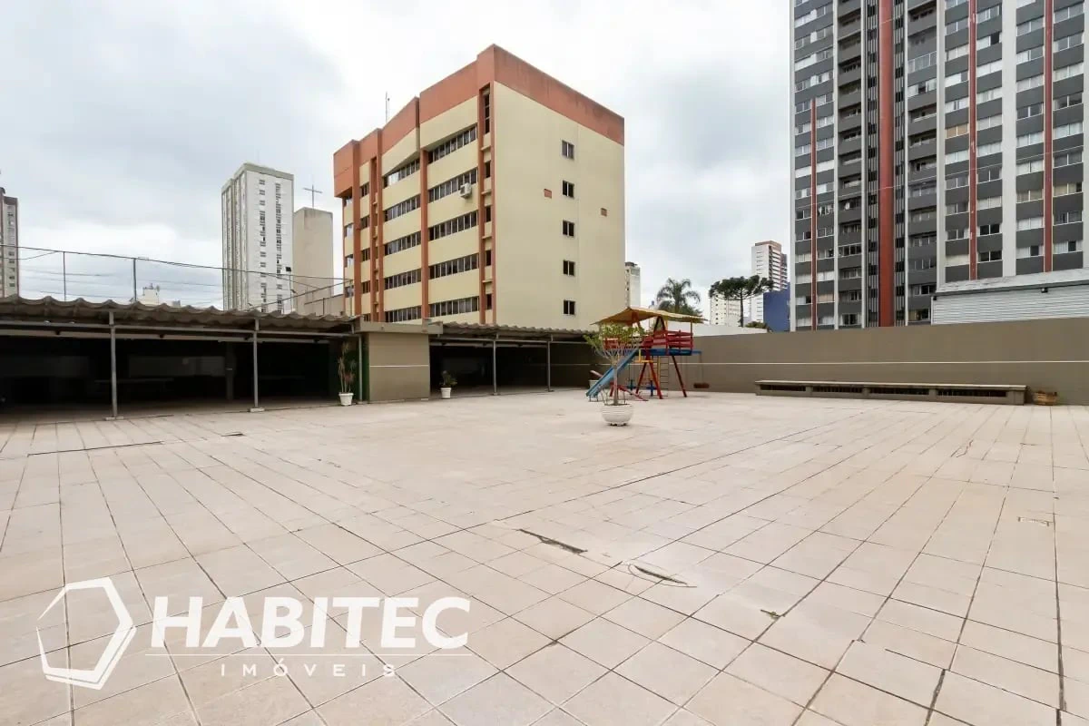 Квартира з 2 спальнями та дерев'яною підлогою або ламінатом — photo 21