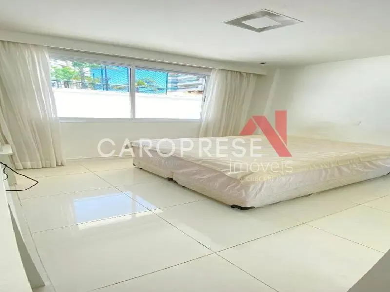 Casa com 4 quartos e 5 banheiros, com 2 vagas — photo 4