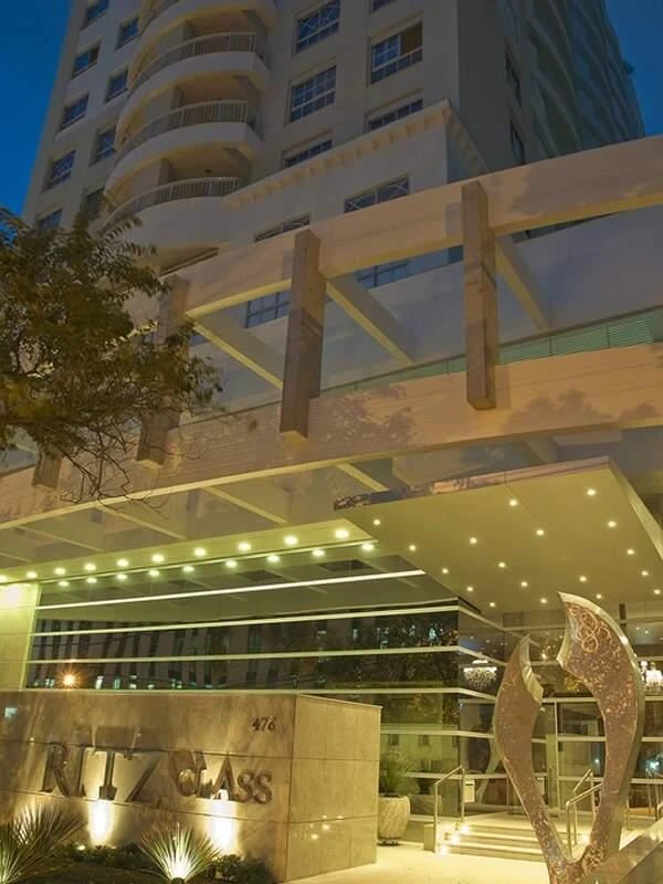2-bedroom apartment in a building with a pool — photo 10