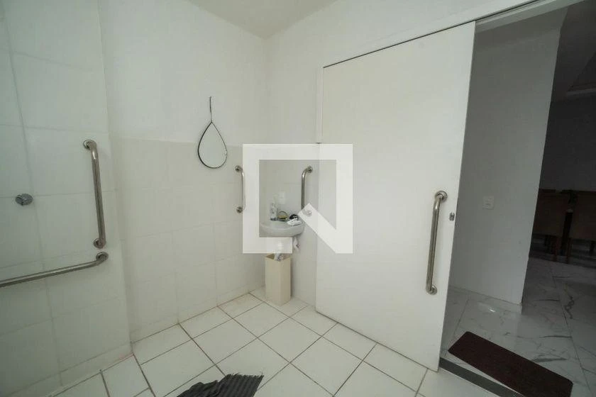 One-bedroom apartment with a washing machine — photo 27