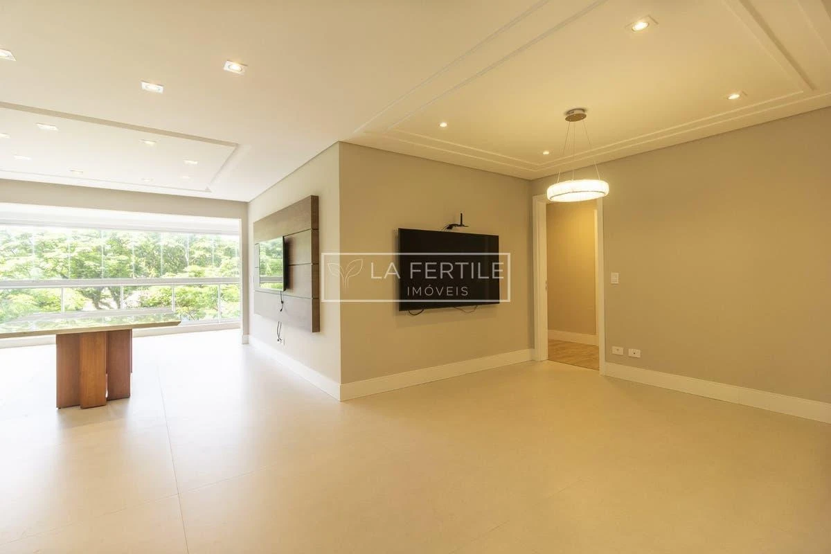 Apartment, 158 m², with a walk-in closet