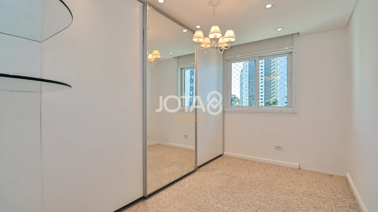 Furnished 3-bedroom apartment with a private BBQ — photo 13