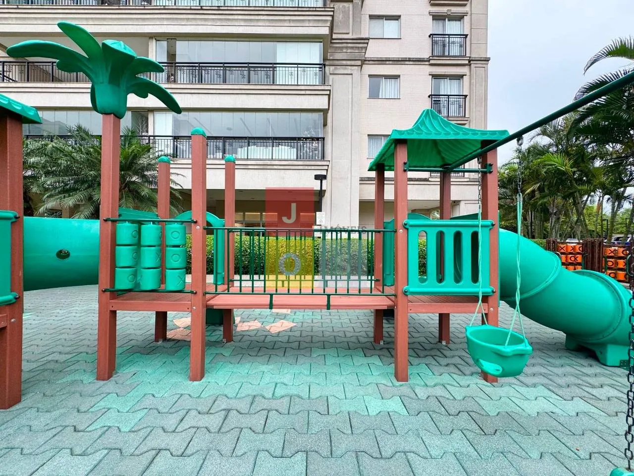Apartamento mobiliado, 193 m², com janelas do piso ao teto — photo 88
