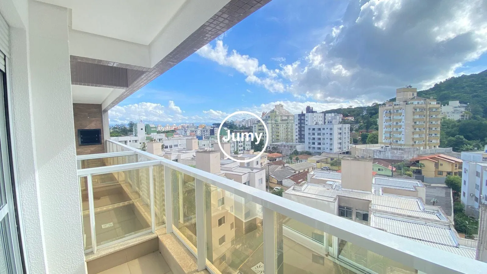Apartment, 68 m², with a grill on the balcony