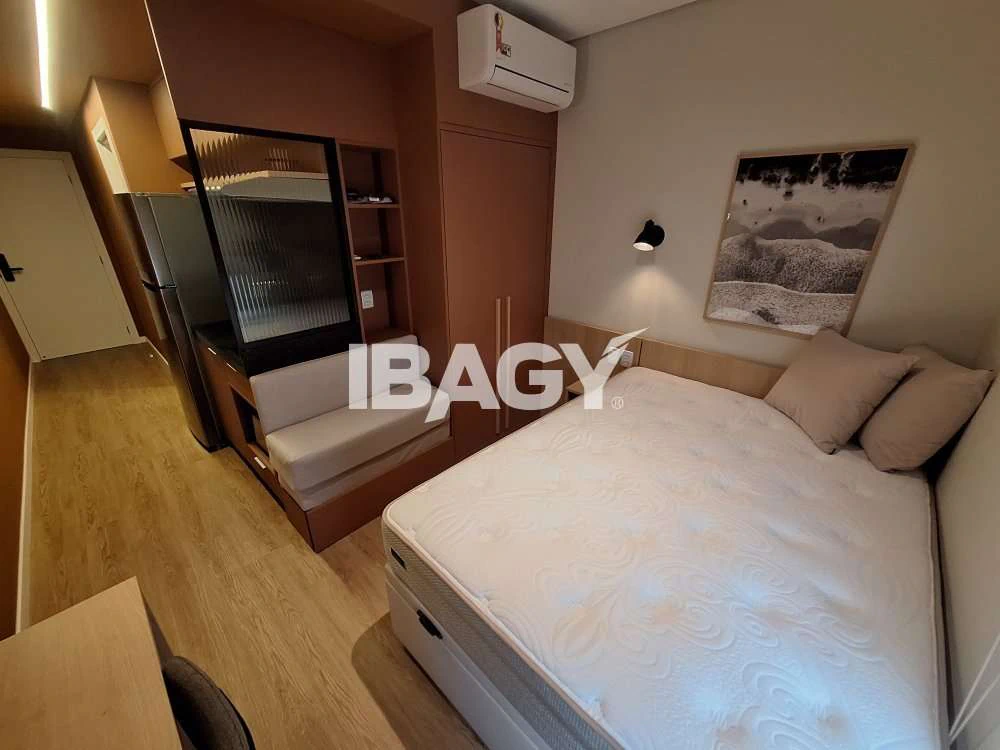 Estudio amueblado con 1 dormitorio y 40 m², sin parking