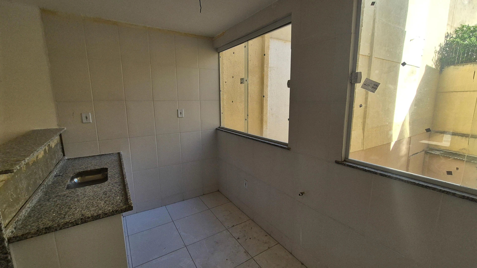 2-bedroom apartment with 1 bathroom and parking — photo 12