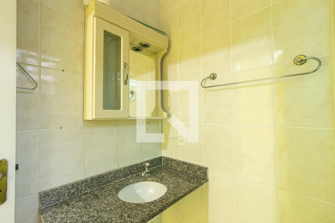 200 m² house with a private BBQ and a private pool — photo 34