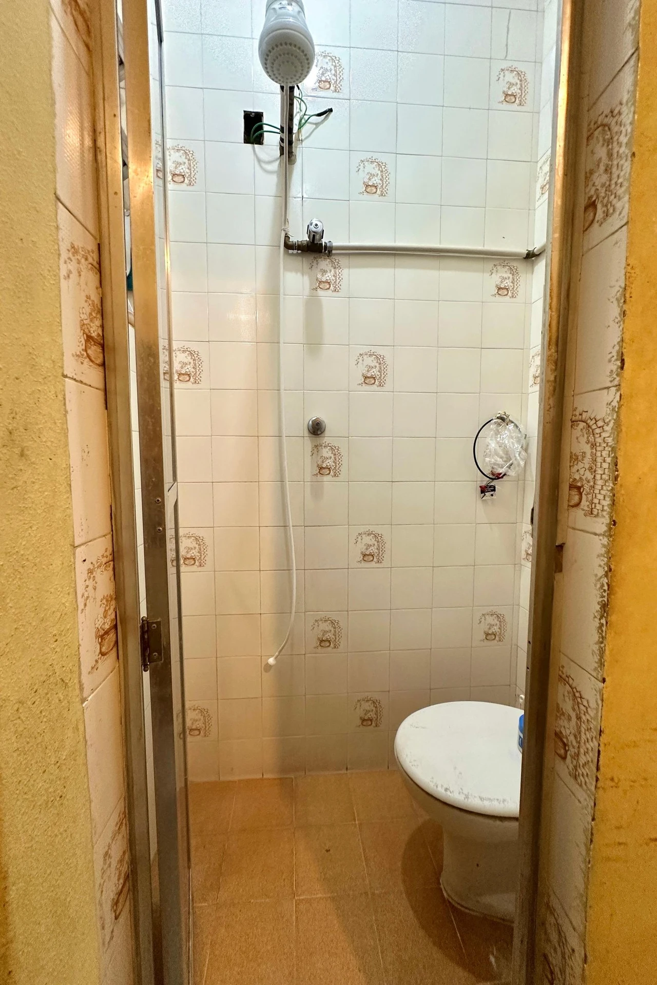 Furnished apartment with 3 bedrooms and 2 bathrooms — photo 37