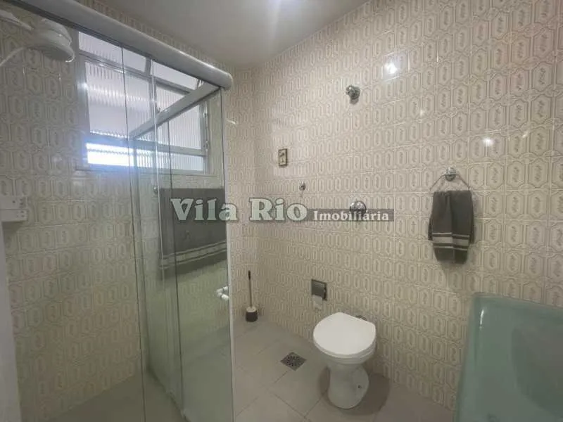 Apartamento sem mobília com 3 quartos e banheiro com box de vidro — photo 14