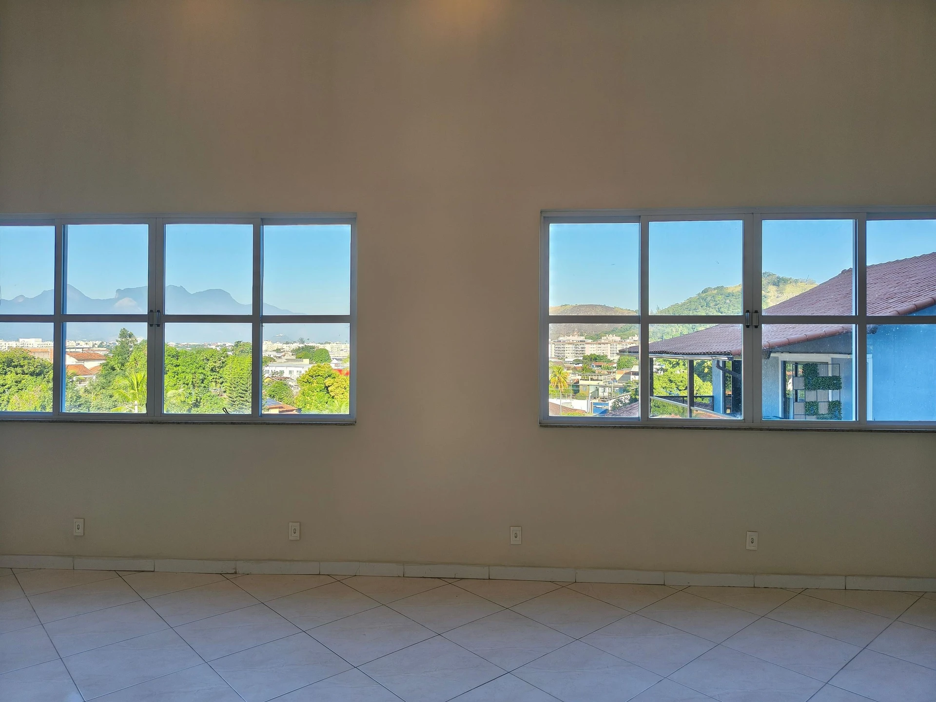 Condo house with 3 bedrooms and a balcony — photo 45