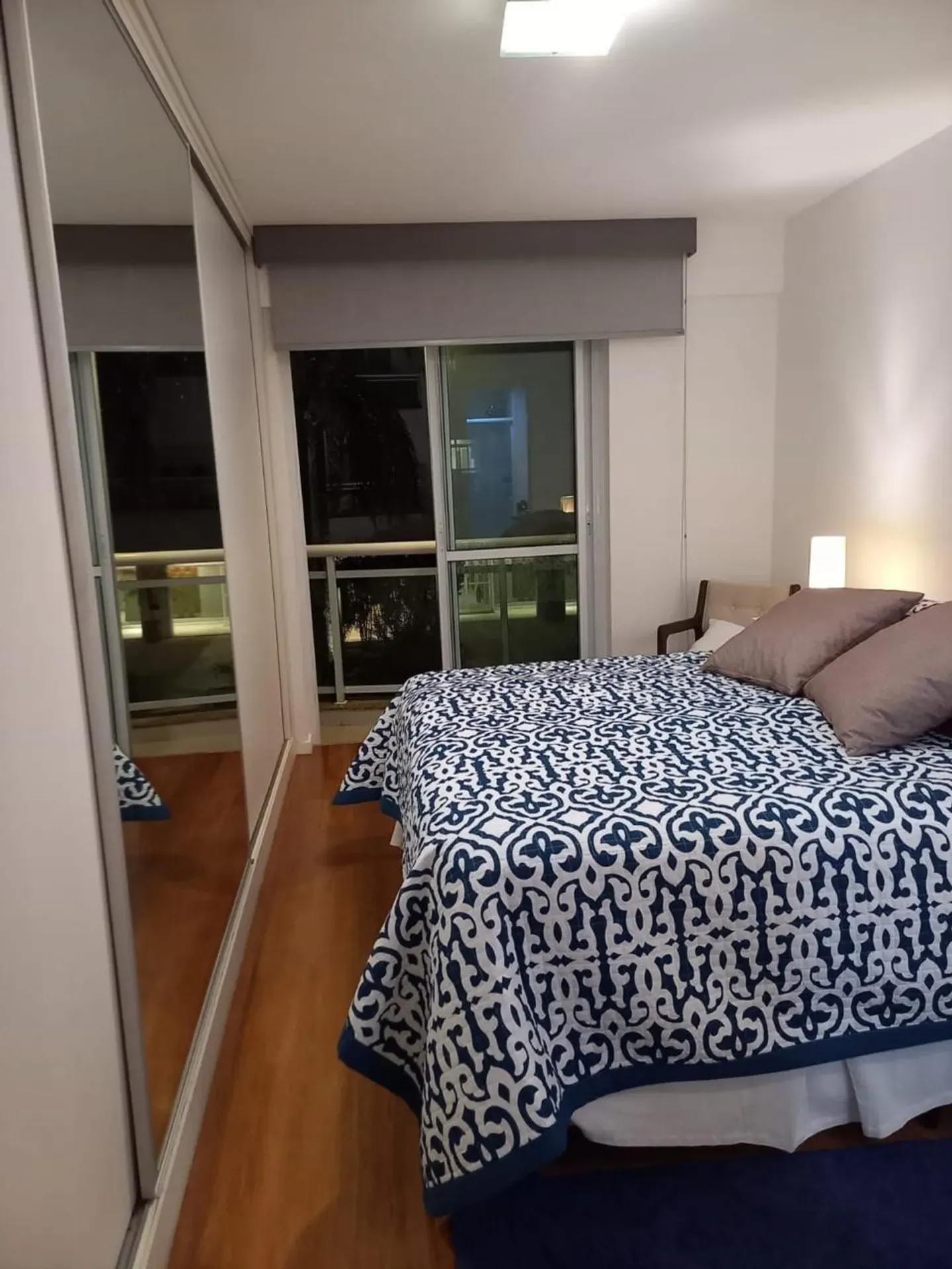 Furnished apartment with balcony, 4 bedrooms and 5 baths — photo 26