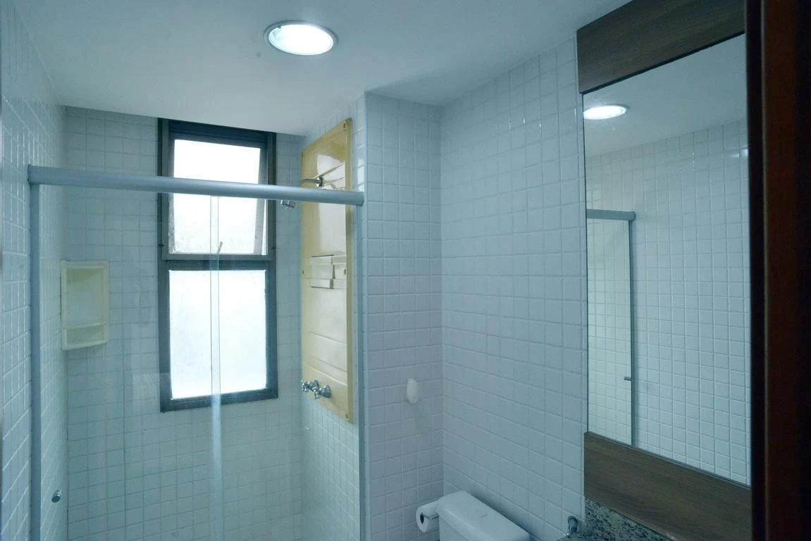 Jacuzzi in a 4-bedroom apartment, 233 m² — photo 65